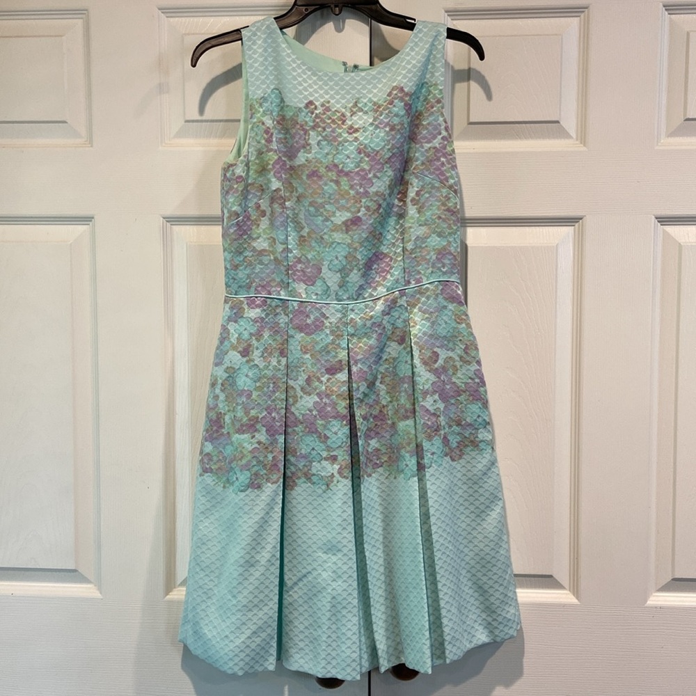 Tahari Floral Dress Size 6 EUC